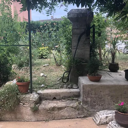 La D'emilie Bed & Breakfast Saint-Aulaye-Puymangou